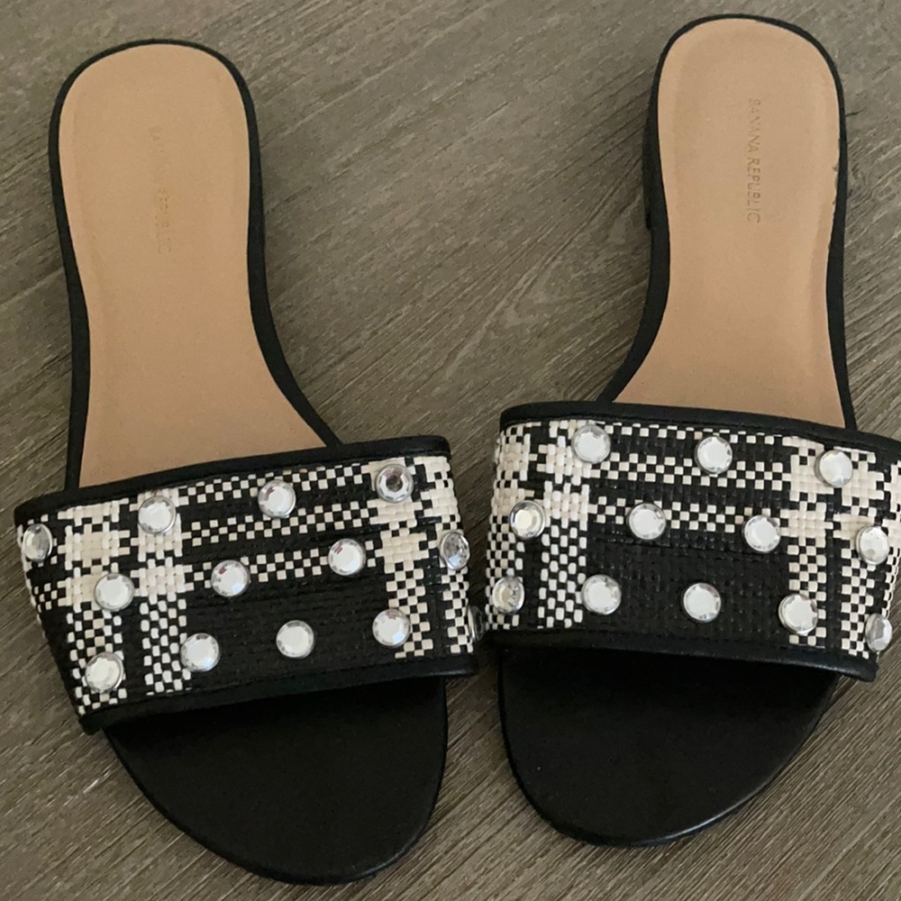 Banana Republic black and white plaid slides